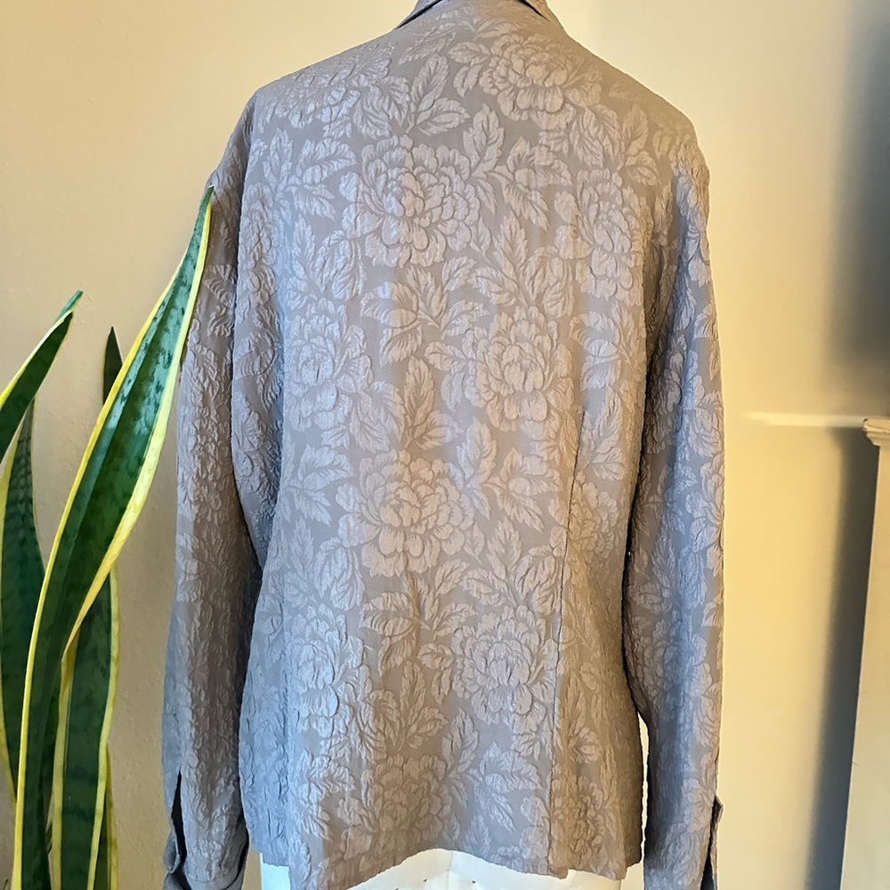 Allison Taylor Petite Women's 100% silk gray button up blouse Size petite medium - Picture 4 of 7